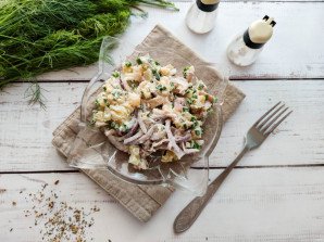 Салат с картофелем и копченой скумбрией Салат с картофелем и копченой скумбрией