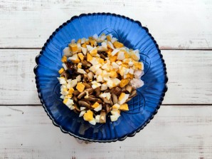 Салат с курицей и брусникой Салат с курицей и брусникой