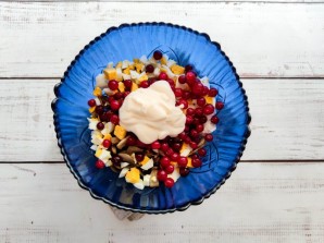 Салат с курицей и брусникой Салат с курицей и брусникой