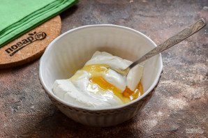 Слойки с творогом и персиками