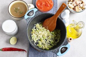 Суп из коктейля морепродуктов