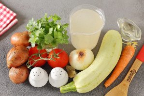 Суп "Юшка" с кабачками