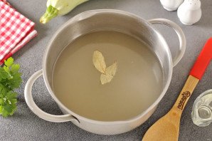 Суп "Юшка" с кабачками