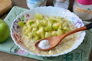 Творожная запеканка с геркулесом и яблоками