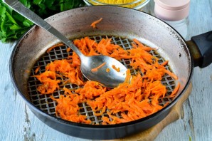 Вермишель с тушенкой на сковороде Вермишель с тушенкой на сковороде