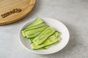 Закуска из огурцов