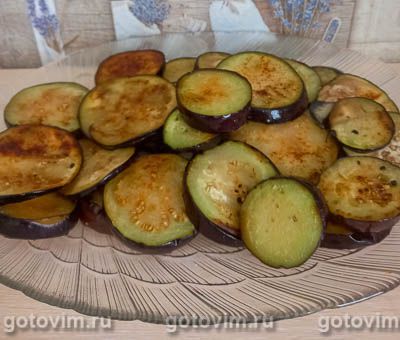 Закуска из жареных баклажанов с морковью и сладким перцем в кисло-сладком маринаде Закуска из жареных баклажанов с морковью и сладким перцем в кисло-сладком маринаде