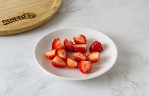 Бананово-ягодный смузи Бананово-ягодный смузи