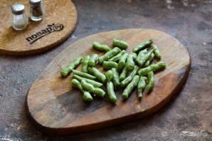 Брокколи со стручковой фасолью и грибами