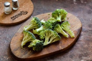 Брокколи со стручковой фасолью и грибами