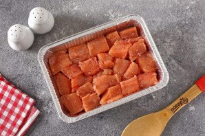 Горбуша с баклажанами