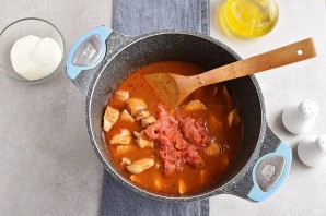 Гуляш из индейки с подливкой