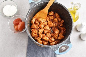 Гуляш из индейки с подливкой