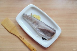 Хек с кабачками в духовке