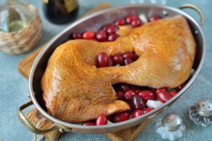 Курица с кизилом в духовке Курица с кизилом в духовке