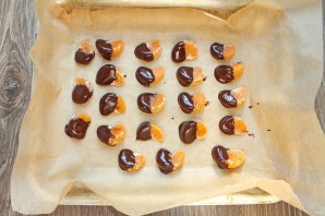Мандариновые дольки в шоколаде