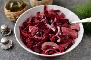 Маринованная свекла с селедкой Маринованная свекла с селедкой