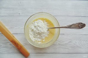 Медовый торт с вишней