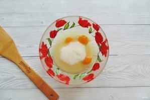 Медовый торт с вишней