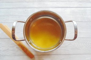 Медовый торт с вишней