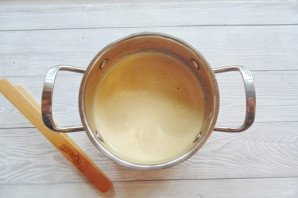 Медовый торт с вишней