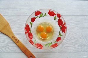 Медовый торт с вишней