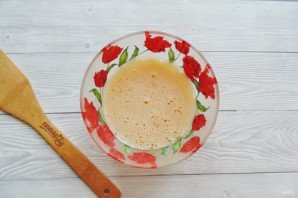 Медовый торт с вишней