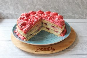 Медовый торт с вишней