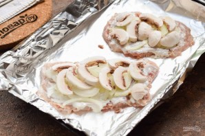 Мясо по-французски в фольге с грибами Мясо по-французски в фольге с грибами