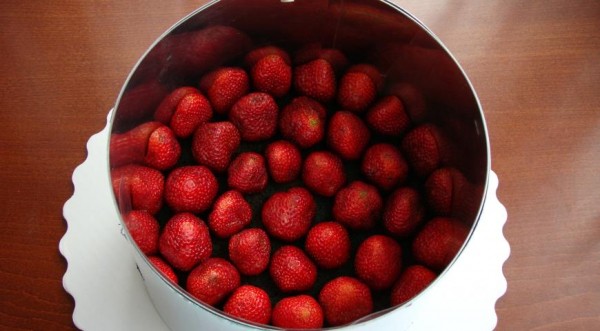 Муссовый торт Фисташка - клубника, пошаговый рецепт с фото Муссовый торт Фисташка - клубника, пошаговый рецепт с фото