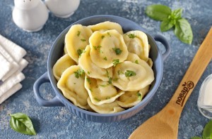 Пельмени с базиликом