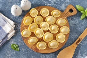 Пельмени с базиликом