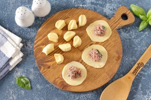 Пельмени с базиликом