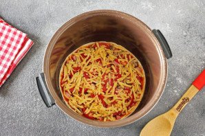 Пицца из слоеного теста в мультиварке