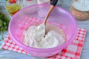 Пицца с прошутто и рукколой