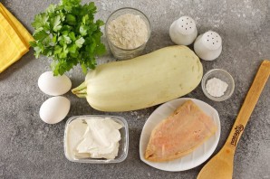 Рулет из кабачков с семгой и сыром