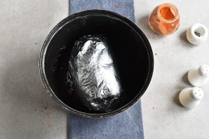 Рулет из свинины в мультиварке