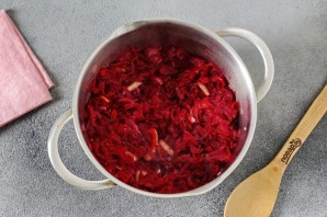 Салат "Дачный удачный" из свеклы на зиму