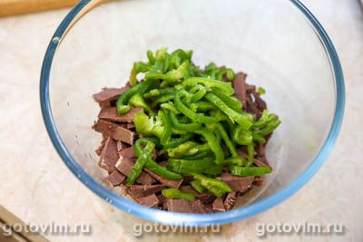 Салат из говяжьего сердца с яйцом, маринованным луком и сладким перцем Салат из говяжьего сердца с яйцом, маринованным луком и сладким перцем