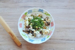 Салат из шпрот и кукурузы