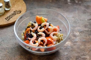 Салат с базиликом, креветками и перловкой Салат с базиликом, креветками и перловкой