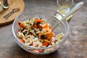 Салат с базиликом, креветками и перловкой Салат с базиликом, креветками и перловкой