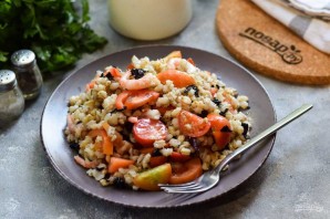 Салат с базиликом, креветками и перловкой Салат с базиликом, креветками и перловкой