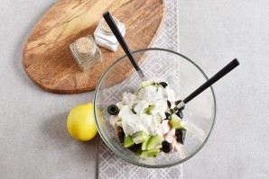 Салат с киви и курицей