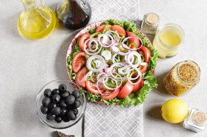 Салат с копченым окорочком