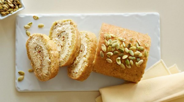 Сладкий рулет с тыквенными семечками, пошаговый рецепт с фото