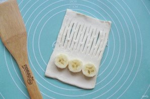 Слойки с яблоком и бананом