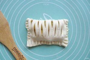 Слойки с яблоком и бананом