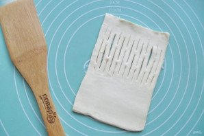 Слойки с яблоком и бананом