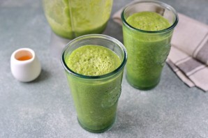 Смузи из шпината и сельдерея Смузи из шпината и сельдерея